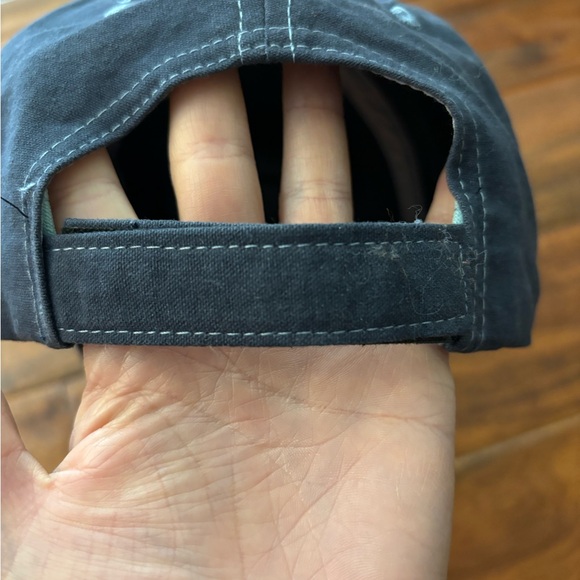 Tommy Bahama hat - Picture 3 of 3